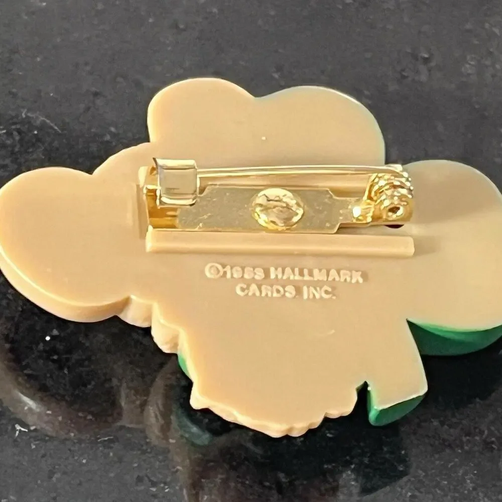 Vintage 1983 Hallmark Mouse & Green Shamrock Lapel Pin Brooch - Picture 3 of 9